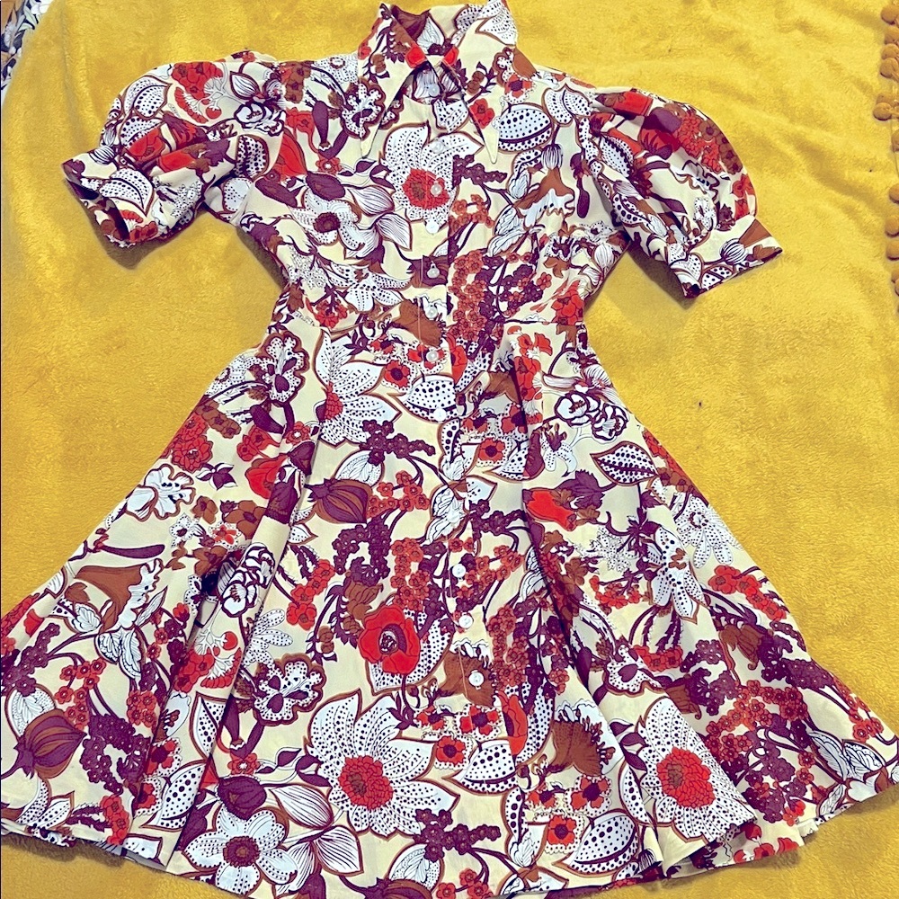 Vintage 70s Sweet Floral Micro Mini Dress - Red, rust, cream, and eggplant